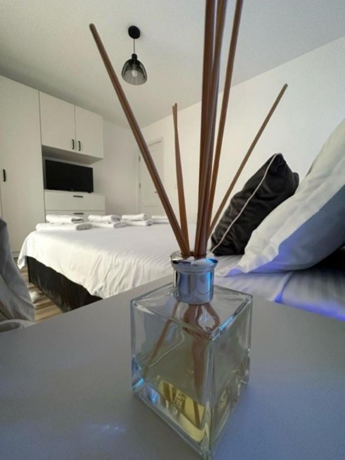 Escape Lounge Apartment Craiova Luaran gambar