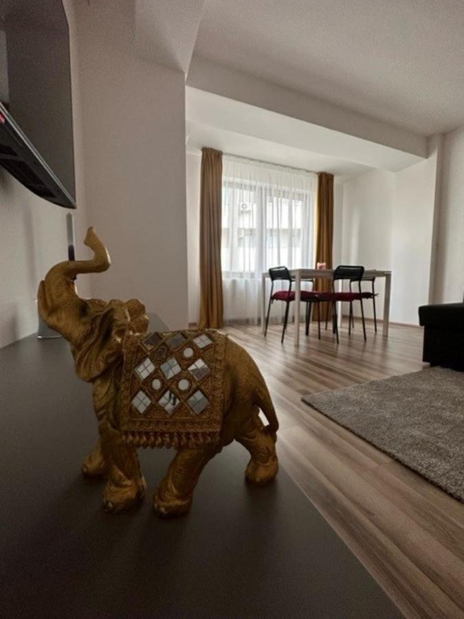 Escape Lounge Apartment Craiova Luaran gambar