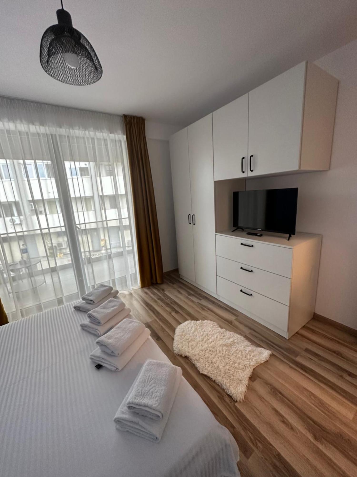Escape Lounge Apartment Craiova Luaran gambar